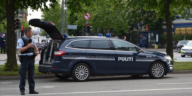 Danimarka’da Başbakan Frederiksen’in maketini yakan 3 kişi tutuklandı