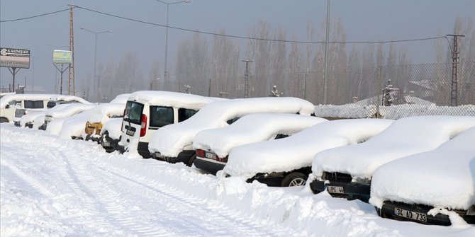 Ağrı'da termometreler sıfırın altında 24 dereceyi gösterdi