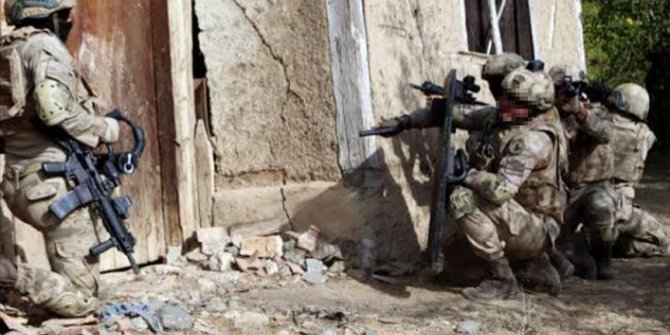 İzmir'de terör örgütü YPG/PKK'ya yönelik operasyonda iki kişi gözaltına alındı