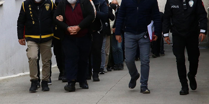 Adana merkezli 13 ildeki otomobil hırsızlığı çetesine yönelik operasyonda 20 tutuklama