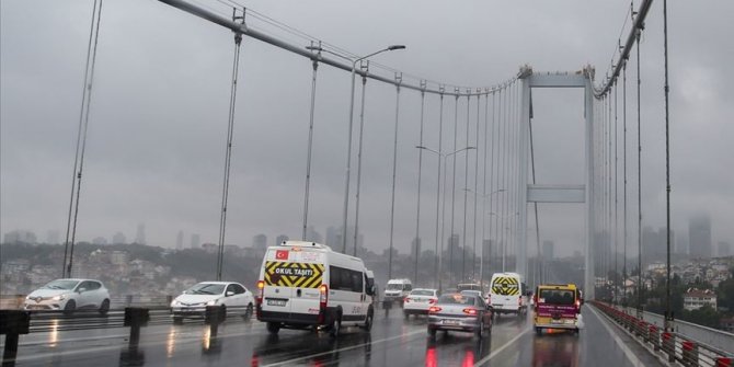 İstanbul'da yağışlı hava etkili oluyor