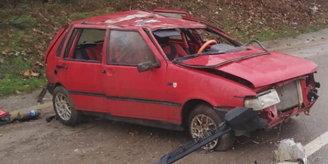 Takla atıp, hurdaya dönen otomobilden yara almadan kurtuldu