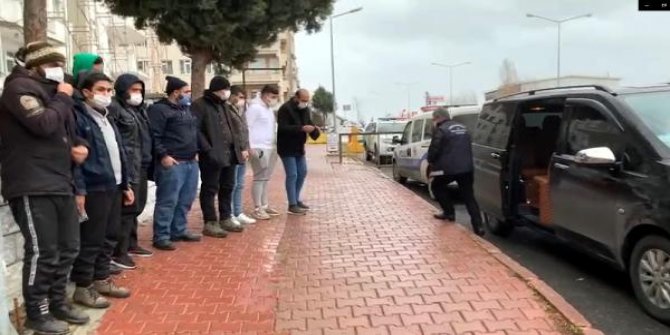 Tekirdağ'da, lüks minibüste 9 göçmen yakalandı