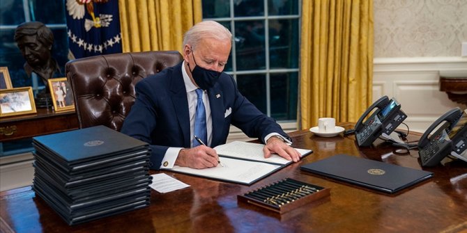 ABD'nin 46. Başkanı Biden görevdeki ilk haftasında 43 resmi karara imza attı