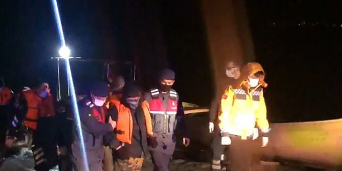 Kaçak avlanan 3 genç, gölde mahsur kalınca kendilerini ihbar etti