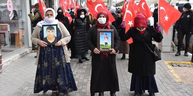 Şırnak'ta terör mağduru aileler HDP İl Başkanlığı önünde eylem yaptı