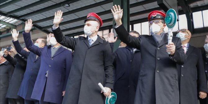 Rusya ve Çin'e gidecek ihracat trenleri Ankara Gar'dan uğurlandı