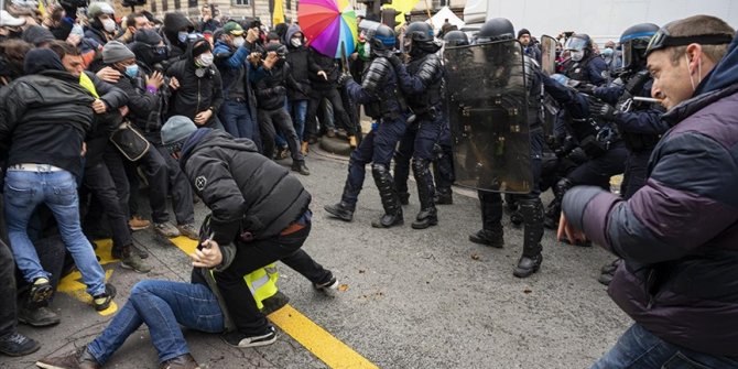 Fransa’da güvenlik yasa tasarısına karşı protestolar sürüyor