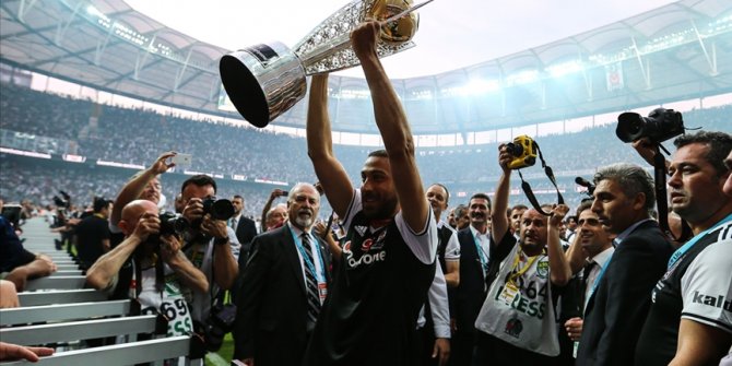 Cenk Tosun Beşiktaş yolunda