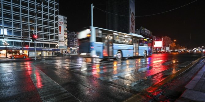 Türkiye genelinde hafta sonu uygulanan sokağa çıkma kısıtlaması sona erdi
