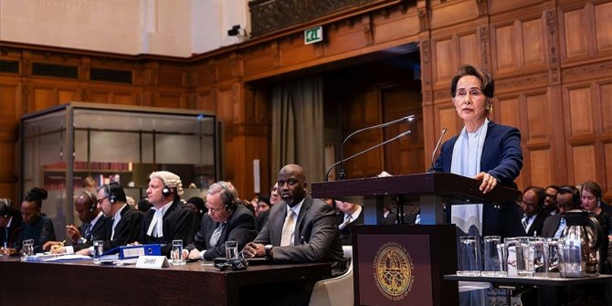 Myanmar'da ordunun yönetime el koymasıyla devrilen Suu Çii kimdir?