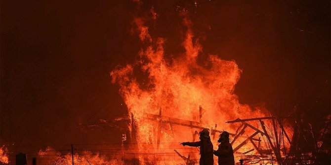 Batı Avustralya’daki orman yangınlarında yaklaşık 30 ev kullanılamaz hale geldi