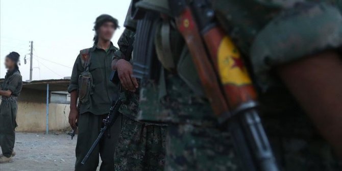 YPG/PKK'lı teröristler Deyrizor'da son 10 günde en az 100 sivili alıkoydu