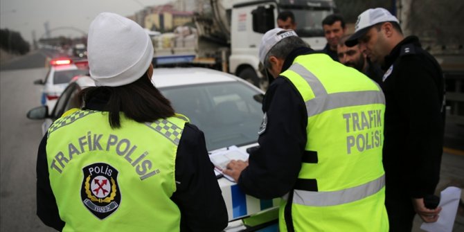 Yurt genelindeki yük taşıyan araç denetimlerinde 9 bin 977 kural ihlaline cezai işlem uygulandı
