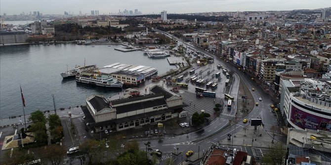 Kadıköy'de tüm kapalı ve açık alanlarda 7 gün süreyle toplantı ve gösteri yürüyüşü yasaklandı