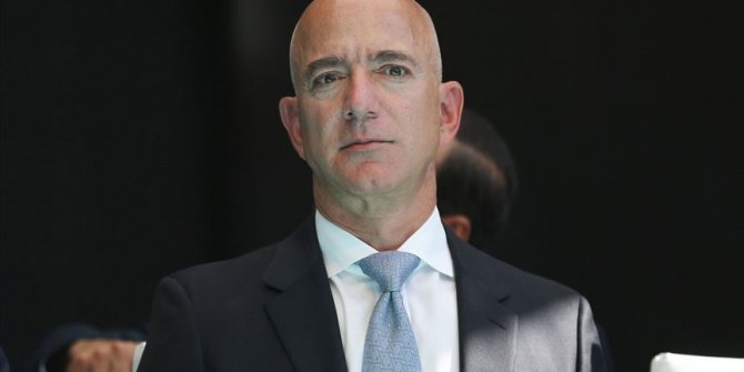 Amazon'un kurucusu Jeff Bezos CEO'luk görevinden ayrılıyor