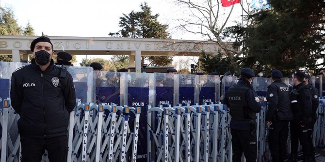 İstanbul'daki gösterilerde gözaltına alınan 105 şüpheliden 76'si serbest bırakıldı, 29'unun işlemleri sürüyor