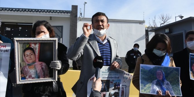 Ailelerinden haber alamayan Uygur Türkleri, Çin'in Ankara Büyükelçiliği önünde eylem yaptı