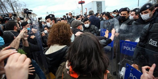 Boğaziçi Üniversitesindeki gösterilerle ilgili tutuklanmaları istemiyle hakimliğe sevk edilen 30 kişi salıverildi