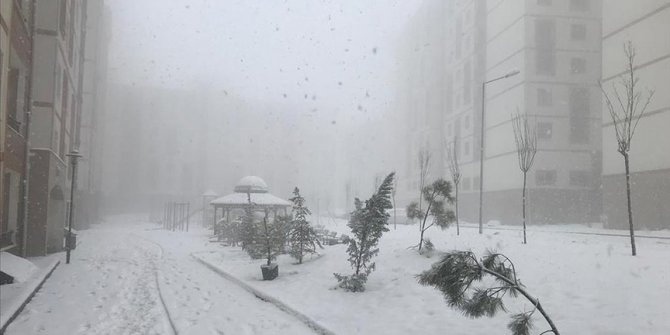 Meteorolojiden Rize ve Artvin için sağanak, Hakkari ve Şırnak için yoğun kar uyarısı