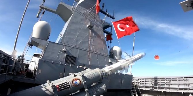 MSB: Atmaca mermisinin TCG Kınalıada Korvetinden harp başlıklı ilk atışı başarıyla icra edildi