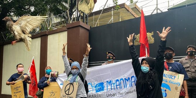 Endonezya'da Myanmar'daki askeri darbe karşıtı protesto düzenlendi