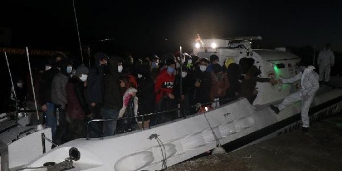 Çanakkale'de arıza yapan teknedeki 65 kaçak göçmen kurtarıldı