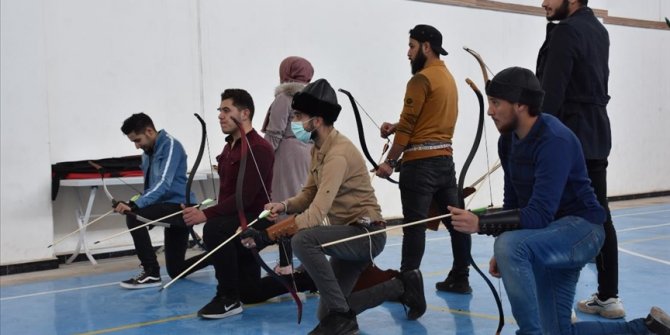 Suriye'nin kuzeyinde Azez'de ilk okçuluk okulu açıldı