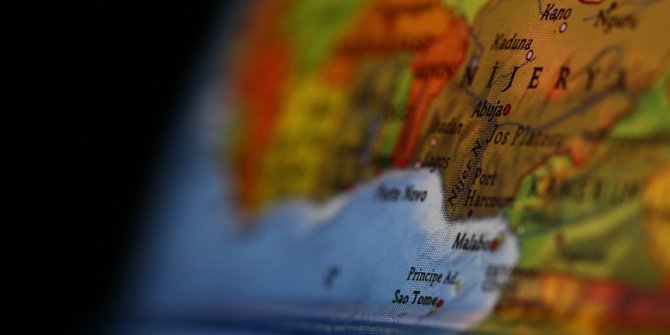 Nijerya'da yolcu otobüsünün alev alması sonucu araçtaki 11 kişi yaşamını yitirdi