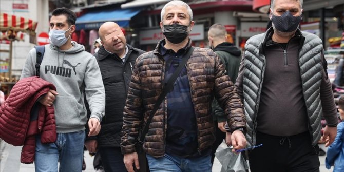 İstanbul'da bazı yerlerde Kovid-19 tedbirlerine uyulmadığı görüldü