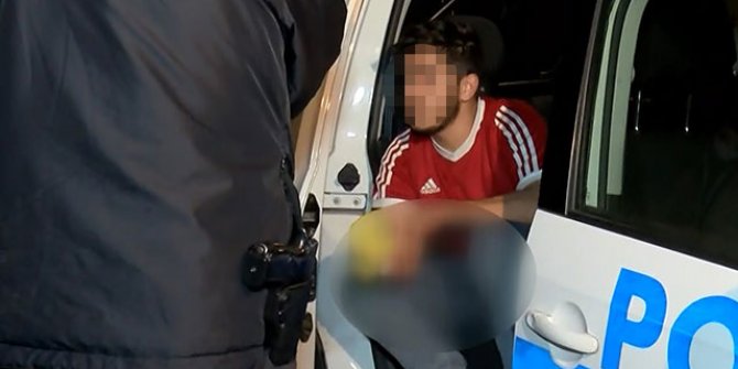 Annesinin sevgilisini evinde gördü, üç yerinden bıçakladı