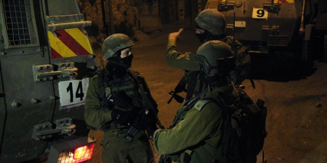 İsrail, Batı Şeria'da Hamas liderlerinden birini gözaltına aldı