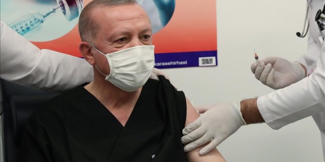 Cumhurbaşkanı Erdoğan, Kovid-19 aşısının ikinci dozunu yaptırdı
