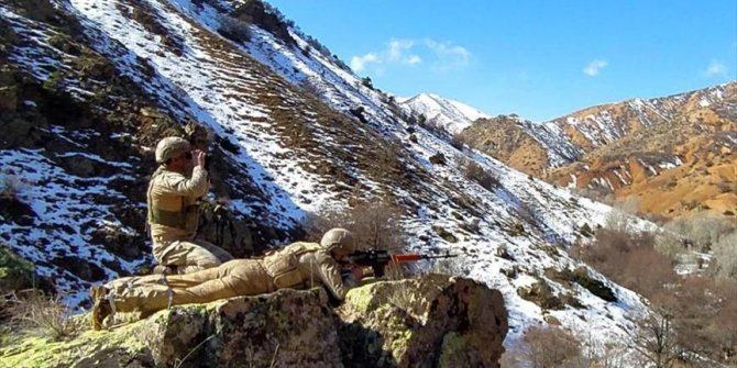 Sivas'ta komandolar soğuk havaya rağmen operasyonlarını sürdürüyor
