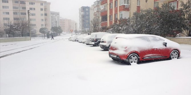 Güney Marmara'da yoğun kar etkili oluyor