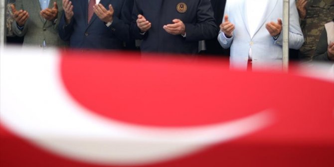 Siyasi liderler şehitler için başsağlığı mesajları paylaştı