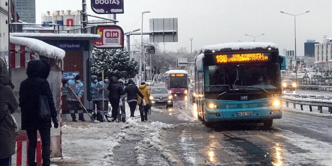 Haftaya karla başlayan İstanbul'da trafik sakin seyrediyor