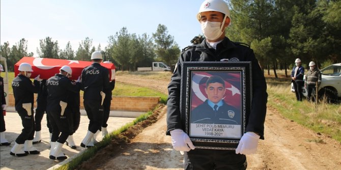 EGM'den Gara'da şehit edilen polis memuru Vedat Kaya'nın KHK ile ihraç edildiği iddiasına yalanlama