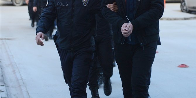 Başkentte FETÖ'nün hücre evlerine operasyonlarda 13 firari örgüt üyesi yakalandı