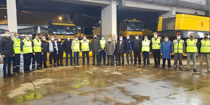 Esenboğa Havalimanı'na sorunsuz inen pilotlardan karla mücadele ekiplerine teşekkür