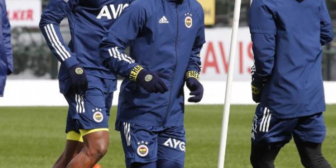 Fenerbahçe’de Pelkas takımla çalıştı