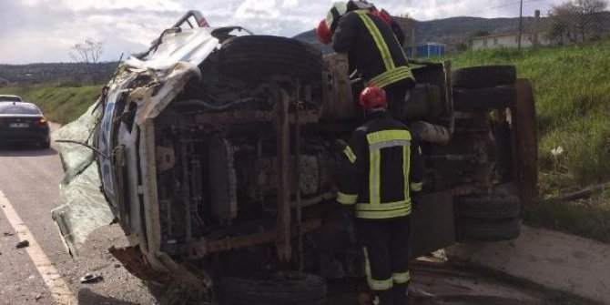 Yakıt tankerine çarpan otomobilin sürücüsü hayatını kaybetti