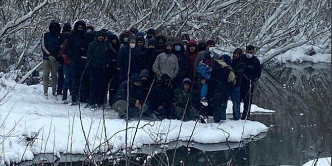 MSB: Yunanistan tarafından ölüme terk edilen düzensiz göçmenler kurtarıldı