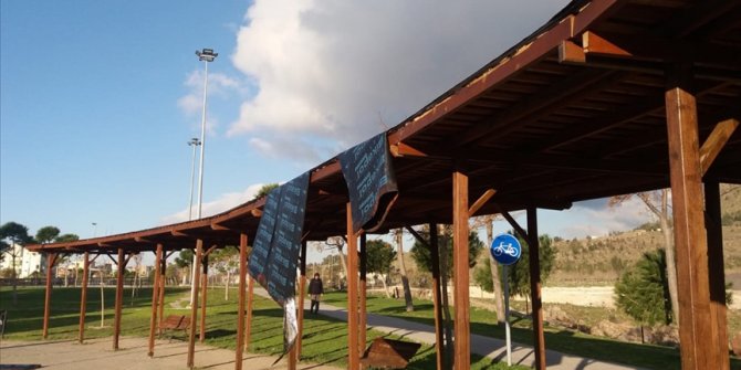 Fırtına 330 civarında ağaca zarar verdi