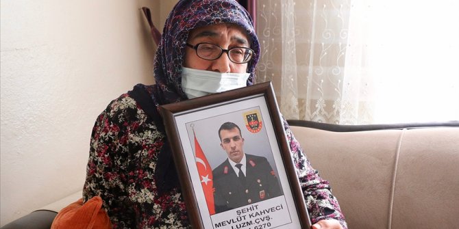 Şehit Mevlüt Kahveci'nin annesi: Cumhurbaşkanı beni aradı, bana başsağlığı diledi. Onlar neden aramadı?