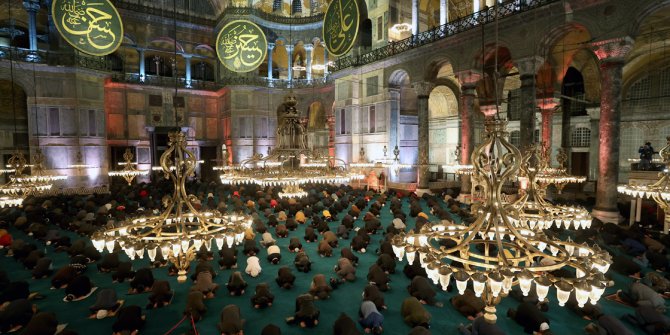 Ayasofya-i Kebir Cami-i Şerifi'nde Regaip Kandili idrak edildi