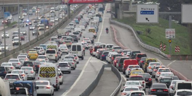 Hafta sonu kısıtlaması öncesi trafikte son durum
