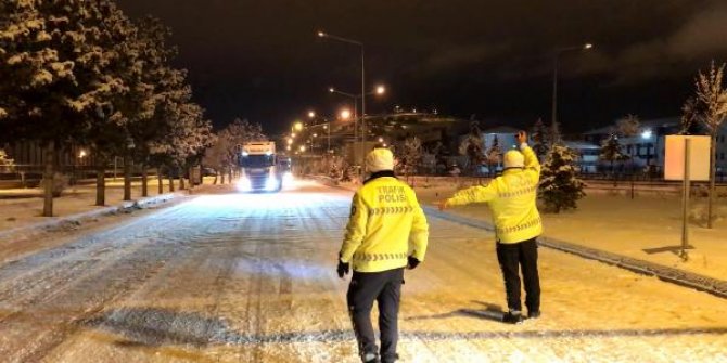 Kop Dağı'nda ulaşıma 'kar' engeli