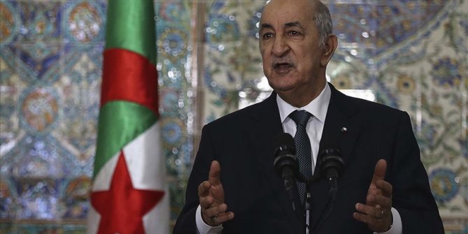 Cezayir'de Cumhurbaşkanı 48 saat içinde vadettiği kabine revizyonunu açıkladı