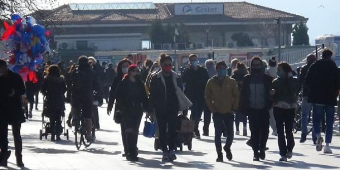 Çanakkale’de caddeler dolup, taştı